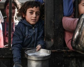 Кризис в Газе: переполненные убежища и угроза голода